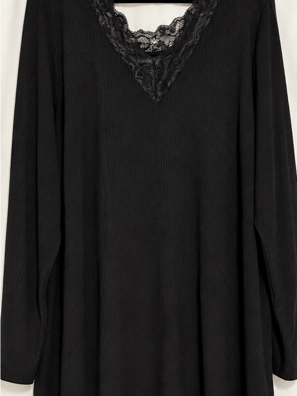 Torrid Black Ribbed Lace Trim V-Neck Long Sleeve Top Size 5 30/32